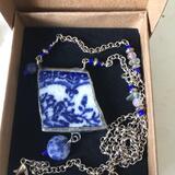 SOLDER PENDANT WITH VINTAGE CHINA AND LAPIS LUZULI