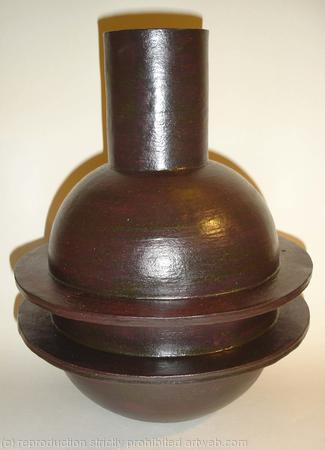 Black stoneware pot with two fins