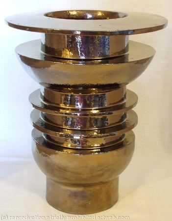 Tower vessel with fins