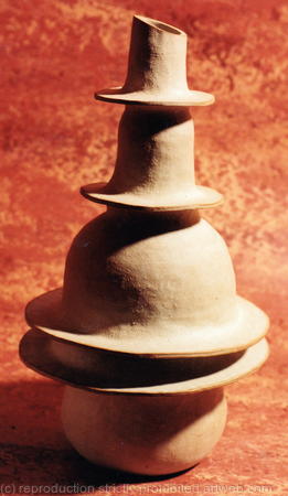 Balancing sculptural vessel