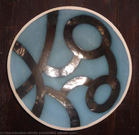 Large teal 'Kissing birds' bowl