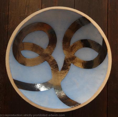 Medium blue 'Two blooms' bowl