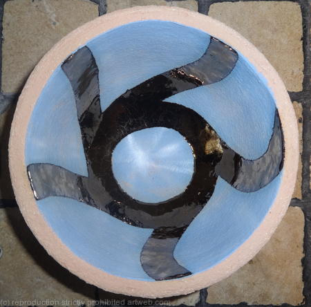 Small blue 'flower' bowl