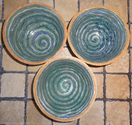 Small fully glazed 'spiral' bowls