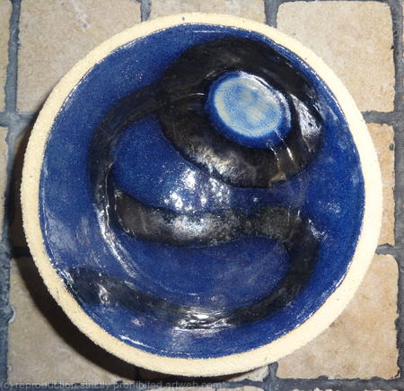Small fully glazed 'moon' bowl