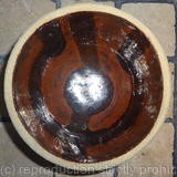 Small fully glazed 'Keyhole' bowl