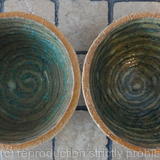 Small fully glazed 'spiral' bowls2