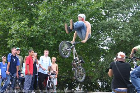 Simon no foot candybar St George Jam 2005