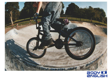 Mooner knows how to use a frontbrake YO!