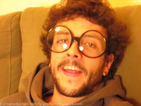 In spain i stayed with my homeboy Dani Lacasa, he doesnt have dredlocks but inside hes all rasta, He let me stay at his flat in Baercelona, Yo es mui Loco yo no hablo espanola!!!