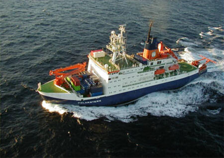 Polarstern cruising in the Atlantic Ocean