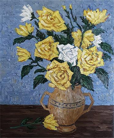 vase of yellow roses