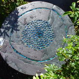 Blue Pool: Feed, garden table