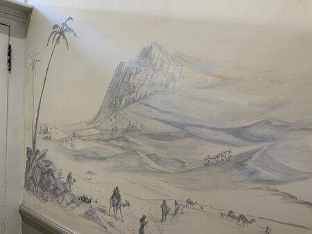 Hallway en grisaille mural