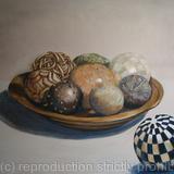 wooden-bowl-with-spheres