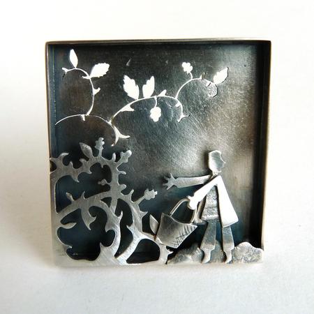 Blackberry picker brooch/wall piece