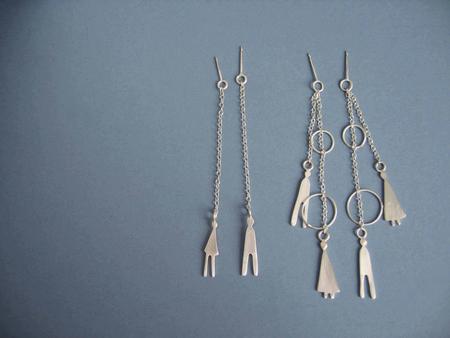 people dangle earrings