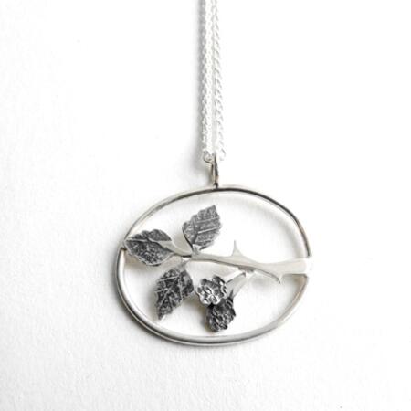 oval Blackberry pendant (open)