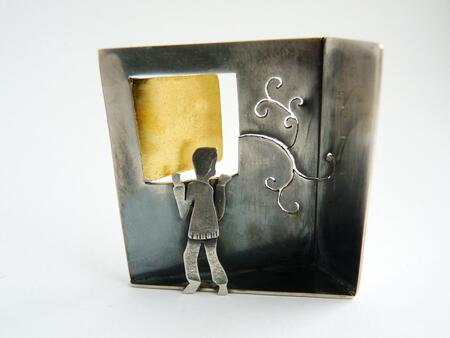 Looking to the light  brooch £240