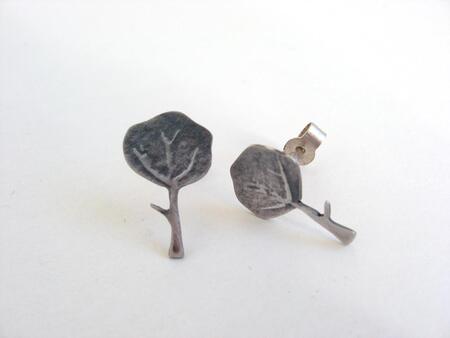 tree studs £52