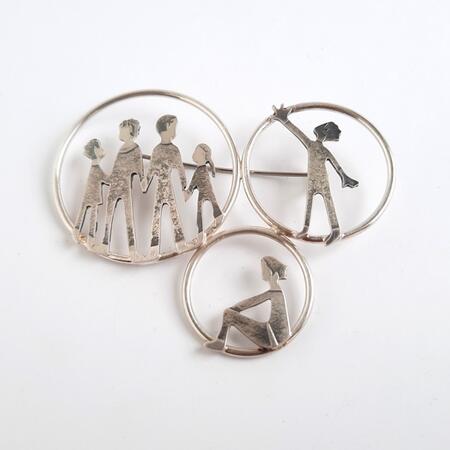 family bubble brooch £230