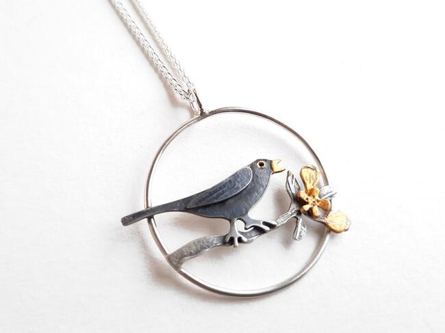 Small blackbird pendant £184