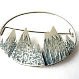 Oval mountain brooch £154