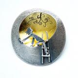 Stepping out brooch/pendant £225