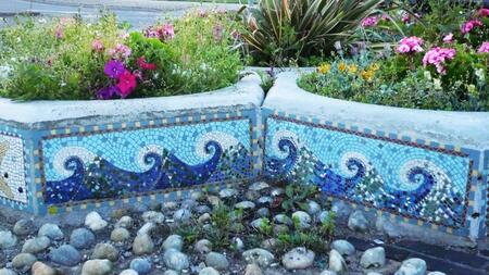 Wave detail on panels 1999