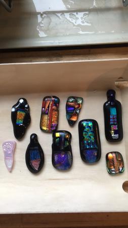 Examples of fused glass jewellery 