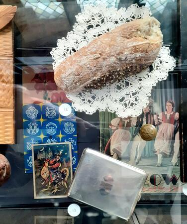 Cabinet of Objects, frag. 2