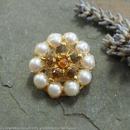 Kiss Kross Cluster brooch