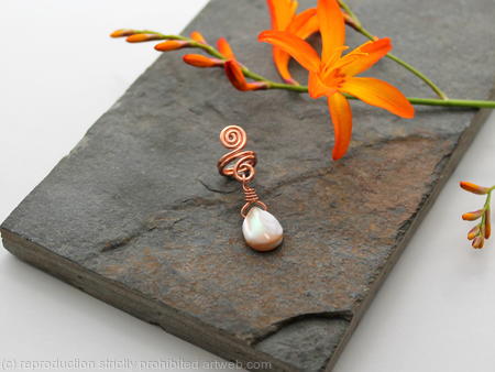 Spiral with Mother of Pearl dangle Beard, Dreadlock or braid ring or bead - Shiny Copper - Medium