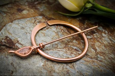 Woven Leaf Penannular Brooch - Shiny Copper - large - Celtic , Viking or Scottish pin