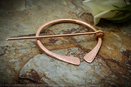Penannular Brooch - Lightly Textured Shiny copper - large - Celtic brooch