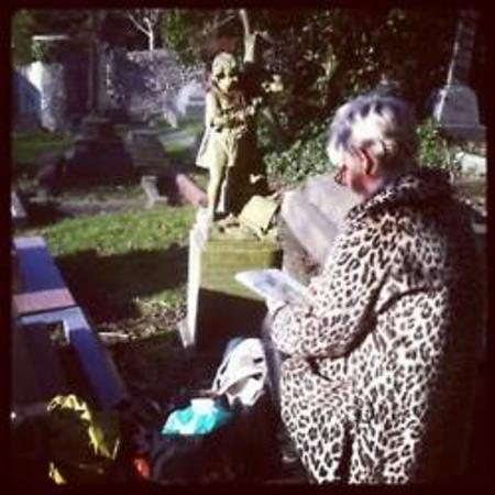 Drawing in the Extra Mural Cemetery in Brighton