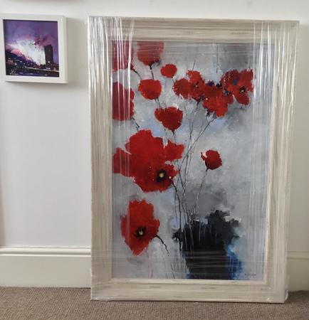 Poppy Splash Tinge Of Blue