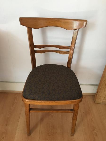 WOODEN DINING CHAIR 