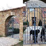 Hobbs Hole Farm, iron gates