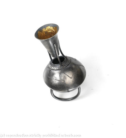 if a spinner creepe upon him...