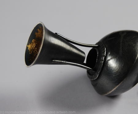 If a spinner creepe upon him...