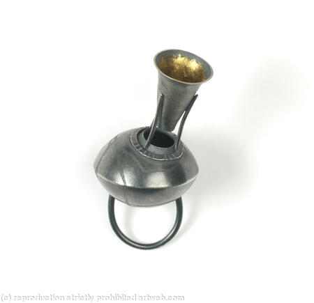 if a spinner creepe upon him...