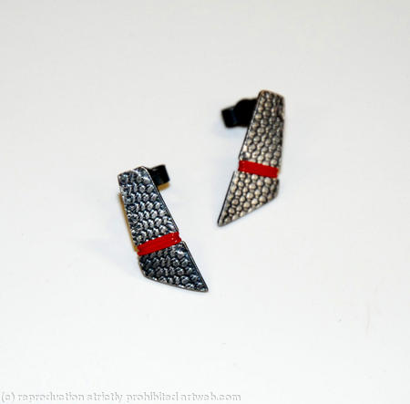 red orthodontic elastic studs