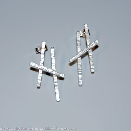white lines earrings