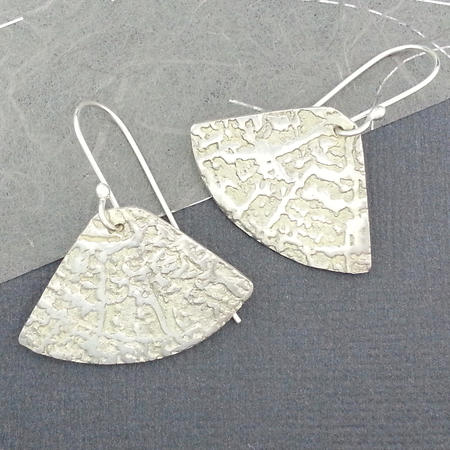  Art Deco Fan Shaped Fine/Sterling SilverTextured Earrings