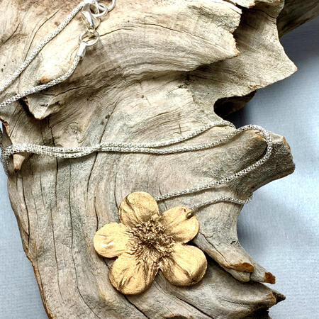 Flower Pendant in Bronze