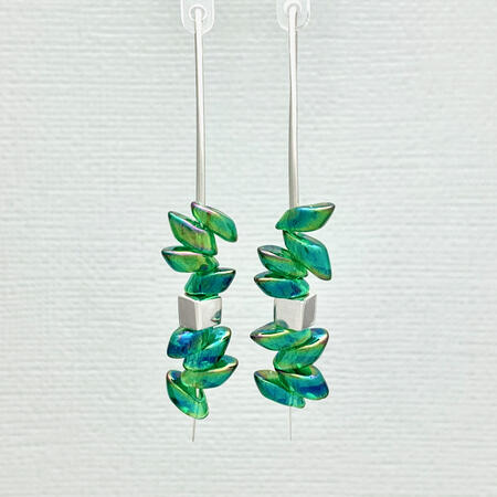 Iridescent Green Threaders